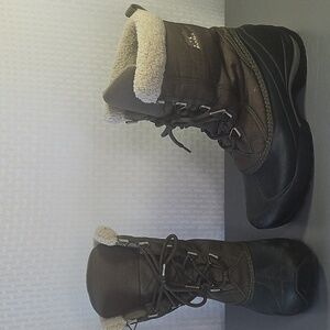Sorel Insulated Boots Size 9.5 Excellent Condition